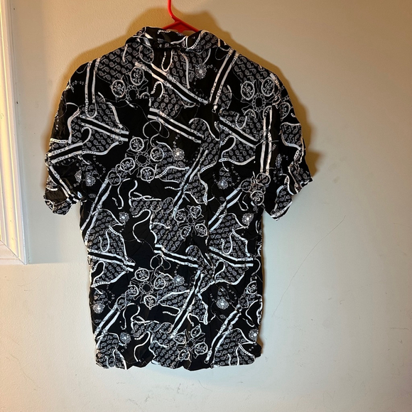 Men's Denim & Flower Button-Up Shirt Size L Black & White - Picture 4 of 4